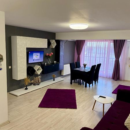Airport Apartment 70 Squared Meters โอโตเปนี ภายนอก รูปภาพ