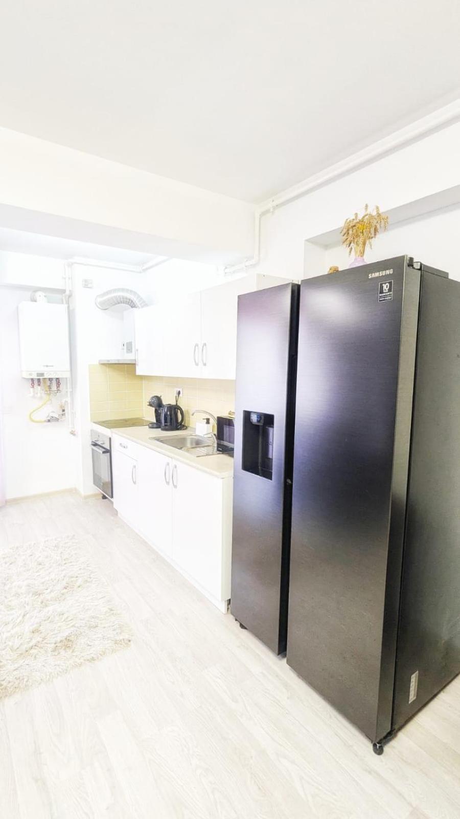 Airport Apartment 70 Squared Meters โอโตเปนี ภายนอก รูปภาพ