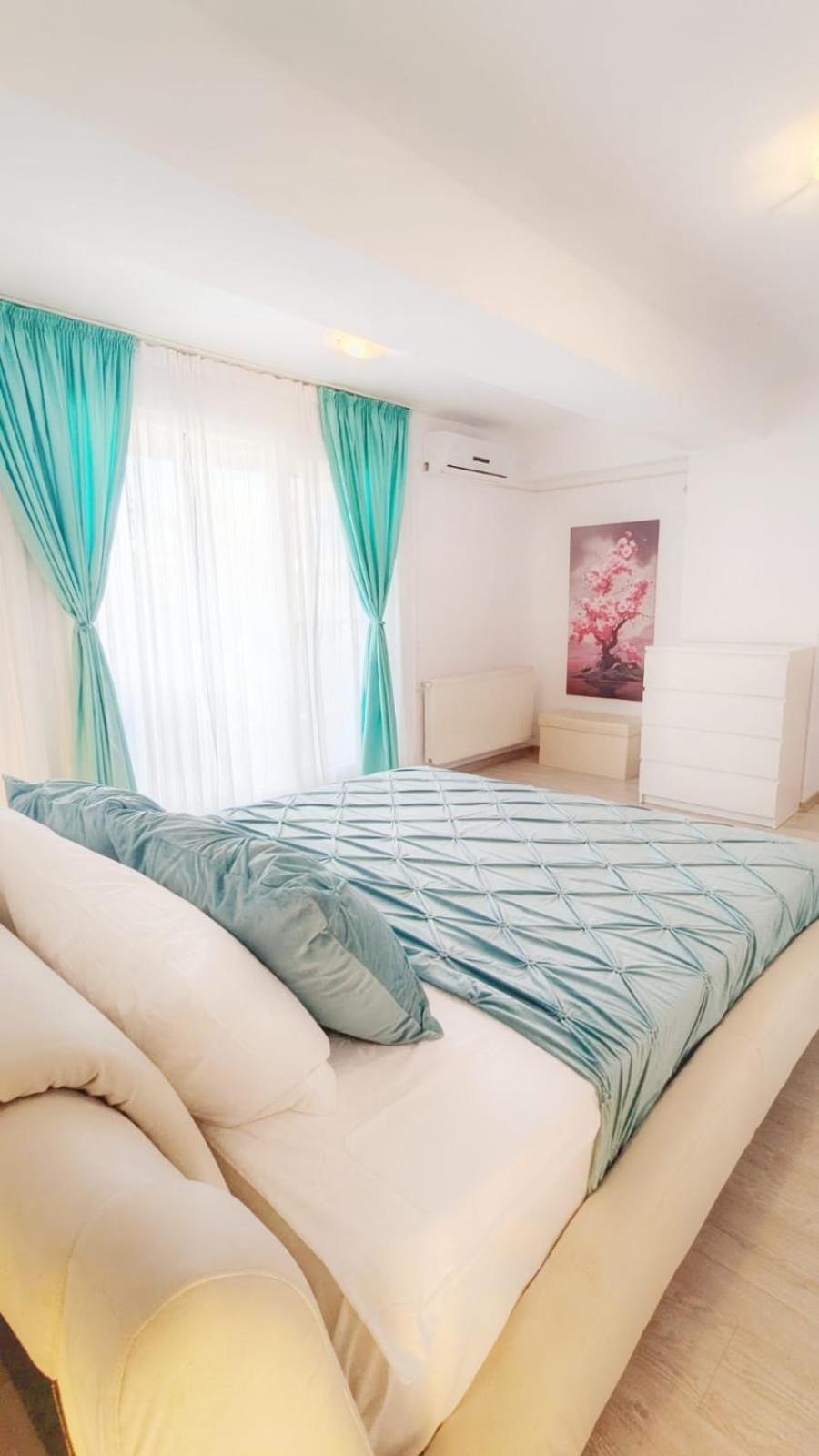 Airport Apartment 70 Squared Meters โอโตเปนี ภายนอก รูปภาพ